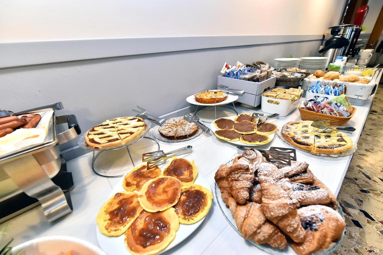 Hotel Doria 벨레지아아지마리나 외부 사진