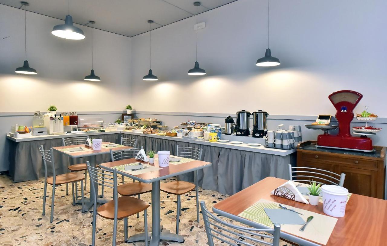 Hotel Doria 벨레지아아지마리나 외부 사진
